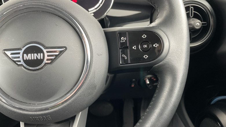 MINI Hatchback 135kW Cooper S Level 2 33kWh 3dr Auto Electric Hatchback